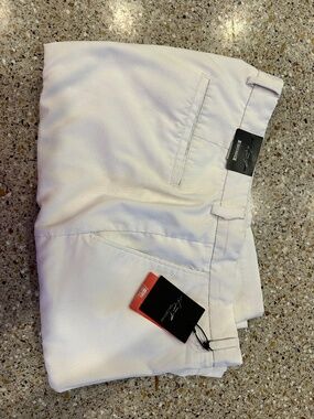 Greg Norman Men's Golf Shorts 38 10" Inseam Microlux ML75 White NWT Easy Care